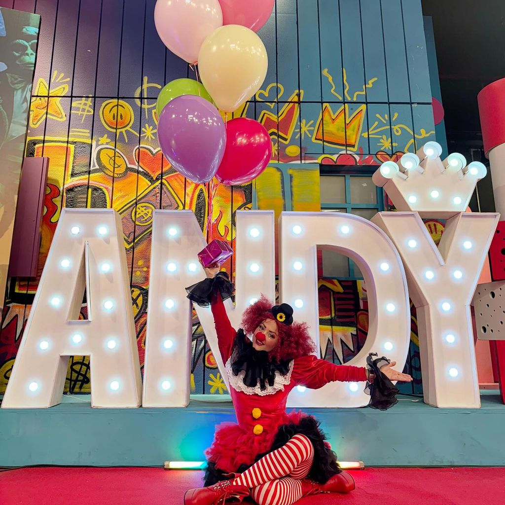 Andrea Legarreta fue sorprendida por la producción del programa 'Hoy' con una celebración con la temática de circo