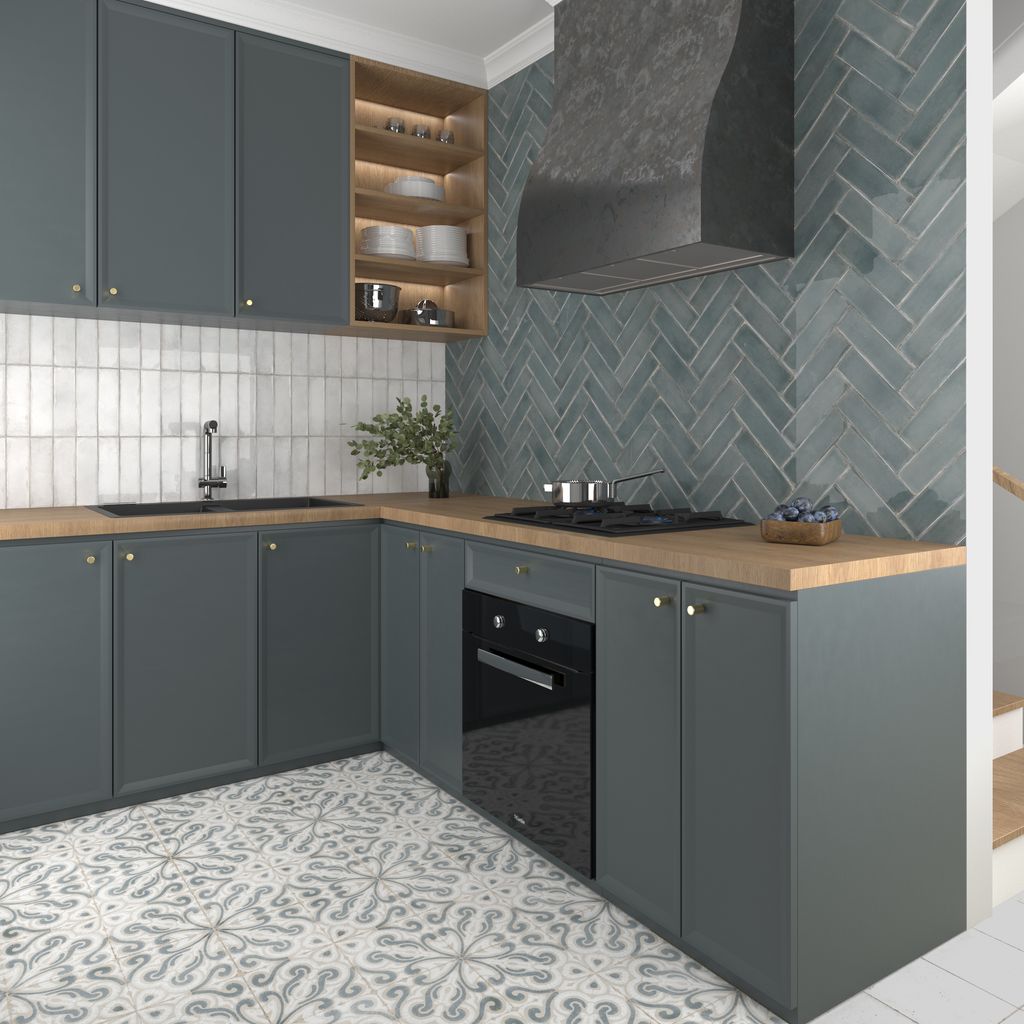Cocina con suelo porcelánico efecto hidráulico