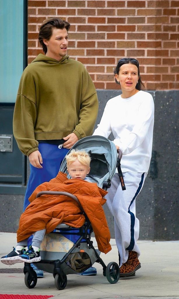 Millie Bobby Brown HOLA 4161