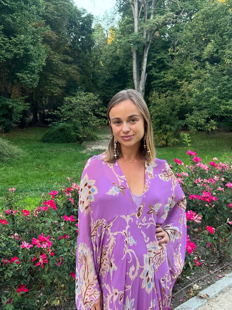 Amelia Windsor, la prima del príncipe Guillermo, lleva la moda española a Inglaterra y sorprende con un vestido vaporoso de una firma madrileña
