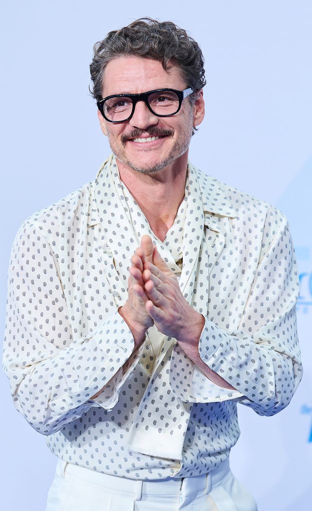 Pedro Pascal acapara miradas con su estilo en Berlín. 