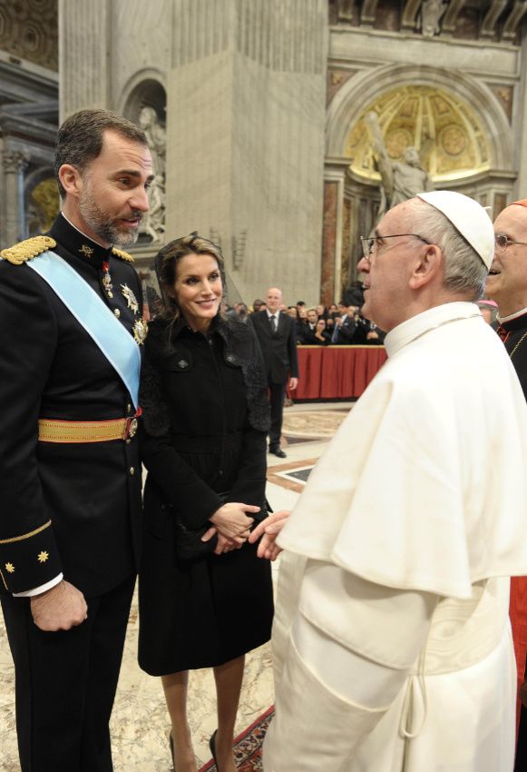 Los reyes Felipe y Letizia con el Papa Francisco