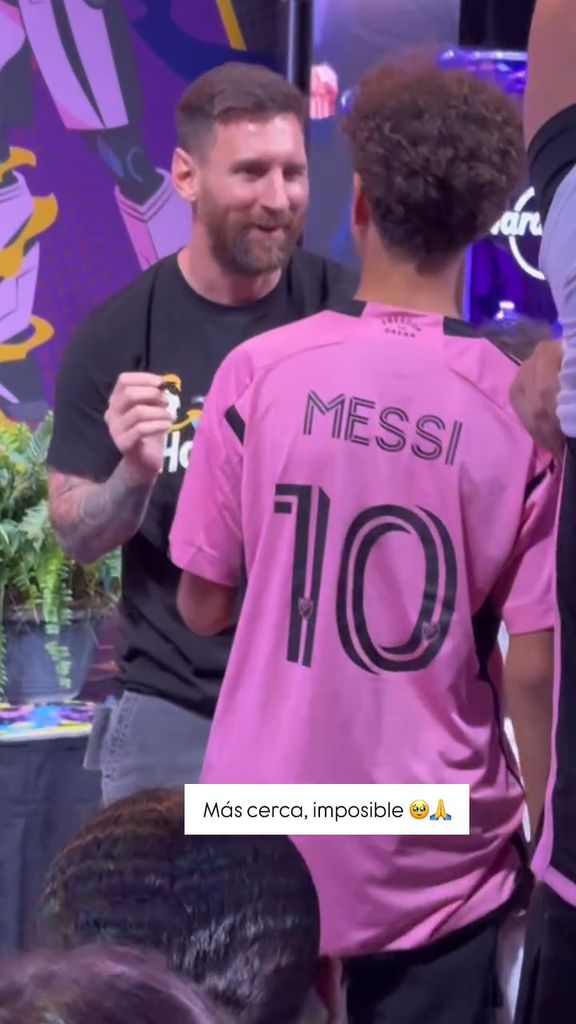 Migue y Matías, hijos de Nacho Mendoza e Inger Devera, conocen a Lionel Messi 