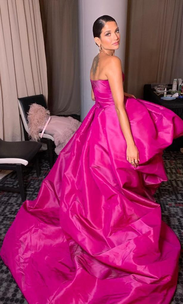 Natalia Jimenez elegancia inconfundibles en los Grammys Latinos