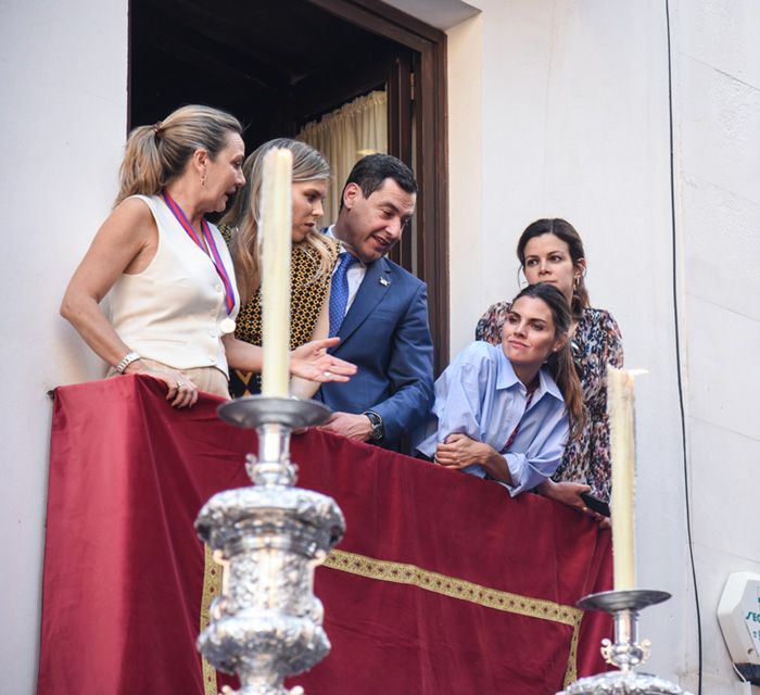 Amaia Salamanca disfruta del Domingo de Ramos en Sevilla