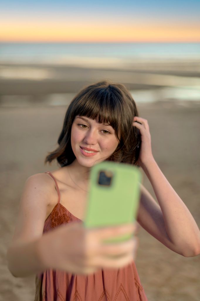 chica selfie playa