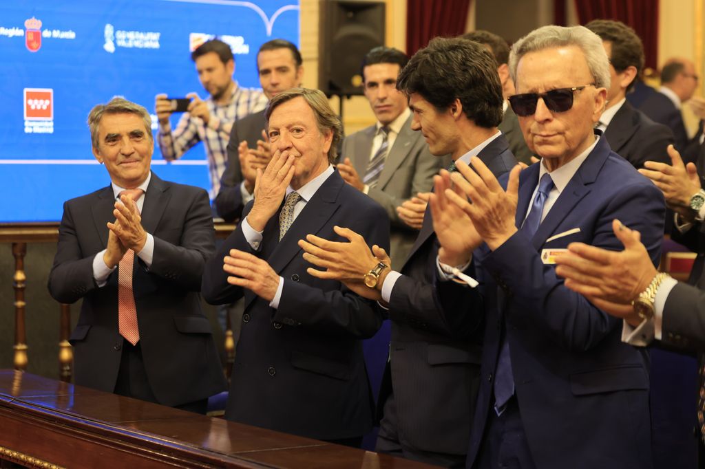 Victorino Martin, Jose Ortega Cano y Curro Vazquez en la entrega del Premio Nacional de Tauromaquia