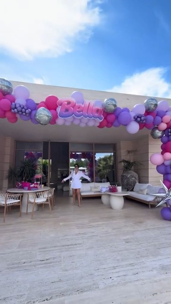 La casa se conviritó en un increíble escenario lleno de globos 