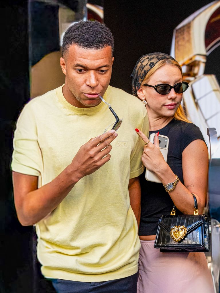 Kylian Mbappé y Ester Expósito se han vuelto cada vez más abiertos sobre su relación.