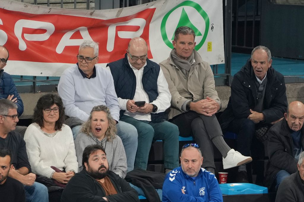Iñaki Urdangarin durante el último partido de balonmano de su hijo Pablo
******EXCLUSIVE**********
******EXCLUSIVE**********