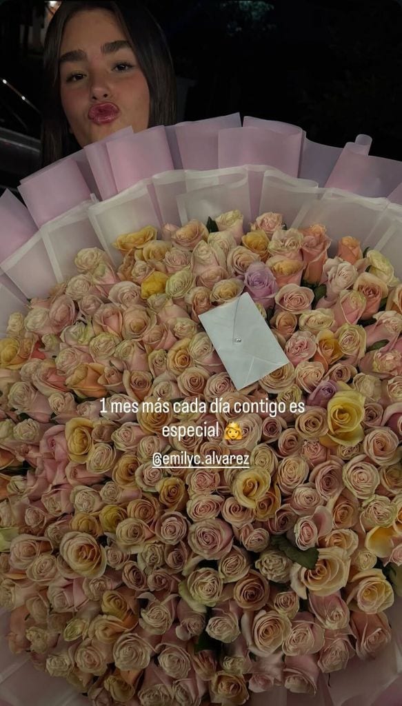 Emily, la hija del Canelo presumió el regalo que le hizo su novio.