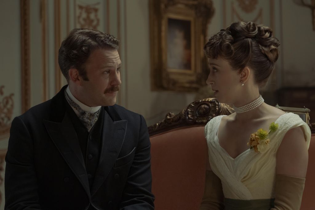 Marian van Rhijn y Larry Russell viven un romance secreto en la tercera temporada