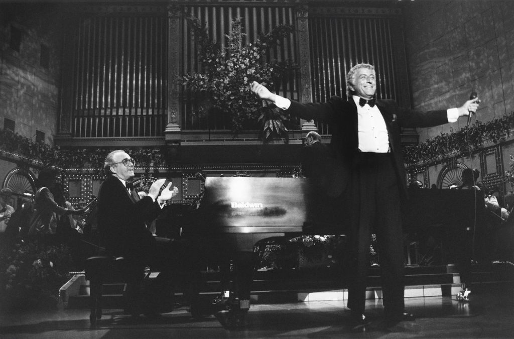 Michel Legrand con Tony Bennett cantando