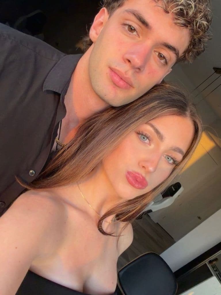 Christopher compartió una selfie junto a Lily al despedir el año 2025.