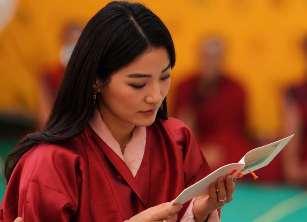 El plan más personal y trascendental de la reina de Bután: Jetsun Pema arranca una nueva era para el Himalaya con sus hijos como testigos