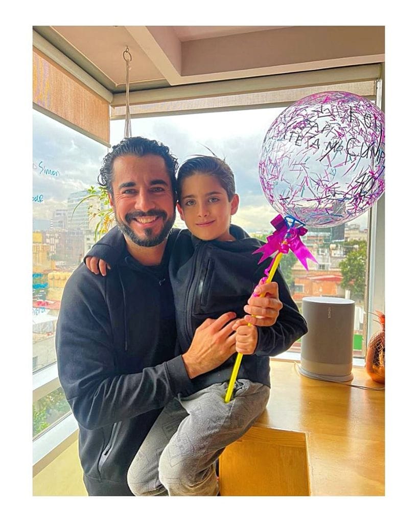 Josué Alvarado con su hijo Marcelo, fruto de su relación con Michelle Renaud