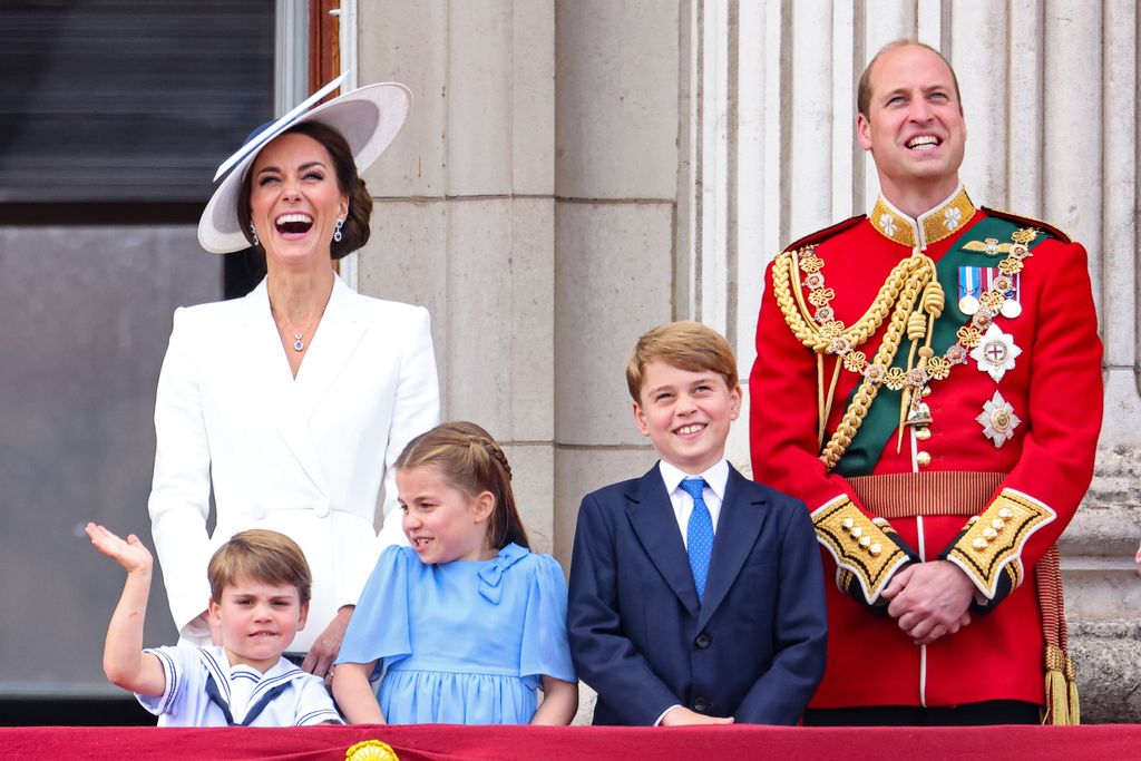 El príncipe George y la princesa Charlotte suelen ser más serios en sus salidas públicas