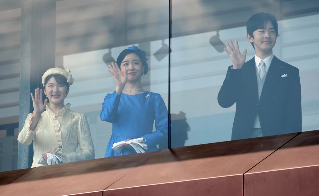 Aiko de Japón, junto a sus primos Kako e Hisahito