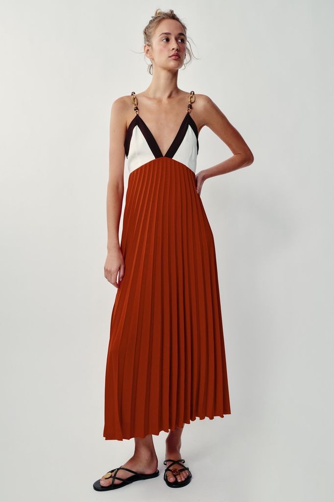 Vestido midi Zara julio 2026