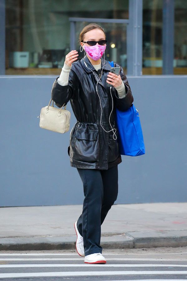 lily-rose-depp-cazadora