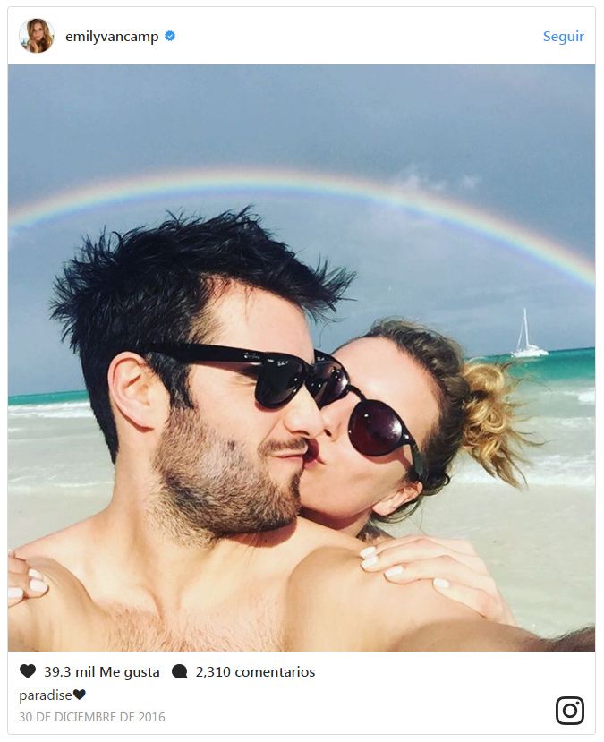 Emily VanCamp y Josh Bowman acaban de anunciar su compromiso