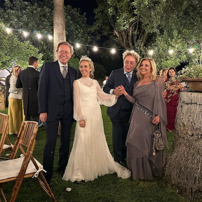 La felicidad de María del Monte en la boda de Teresa, la hija de su pareja Inmaculada Casal