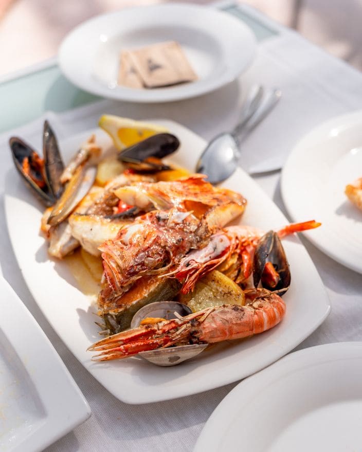 En el Náutico preparan todo tipo de pescados y mariscos, y son muy solicitados cocinados a la parrilla.