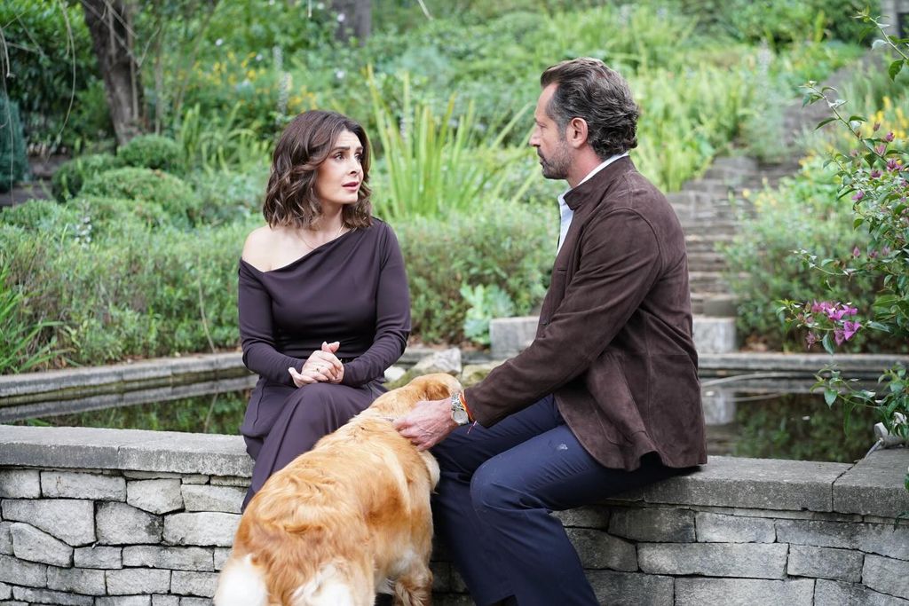 Mayrín Villanueva y Gabriel Soto en una de las escenas de 'Corazón de Oro'.