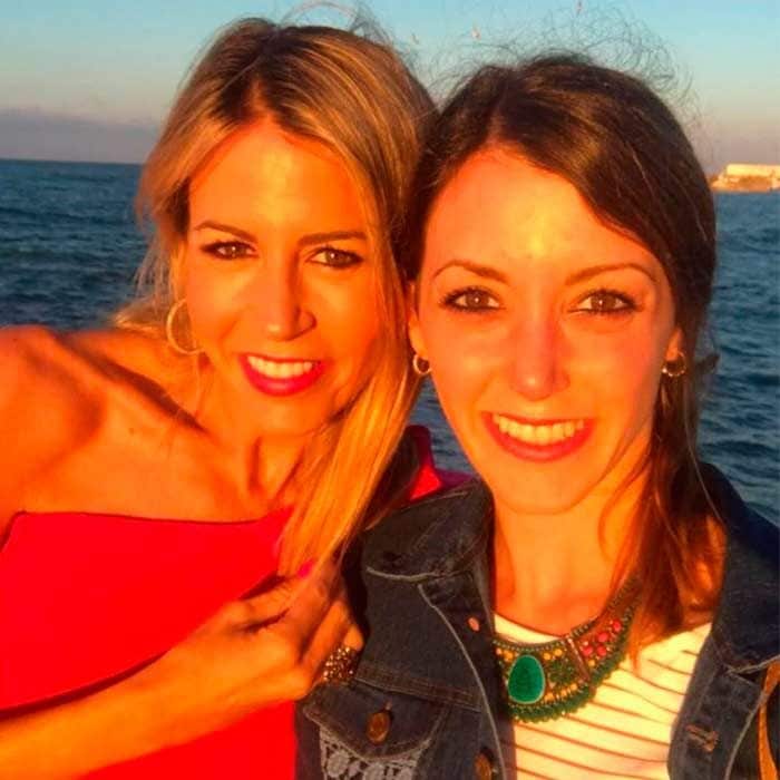 Patricia Cerezo con su hermana Rocío