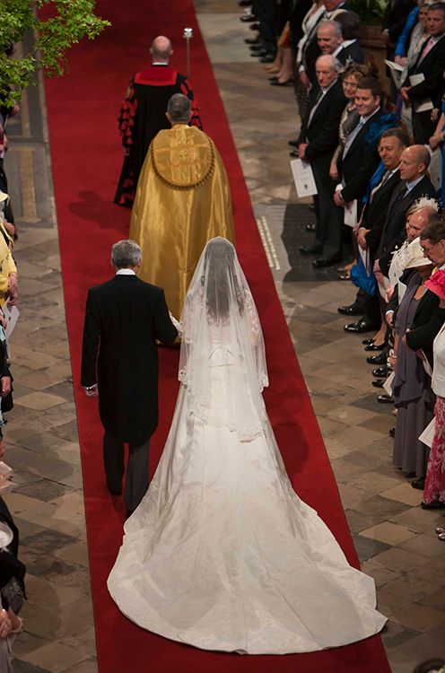Vestido de novia de Kate Middleton con cola