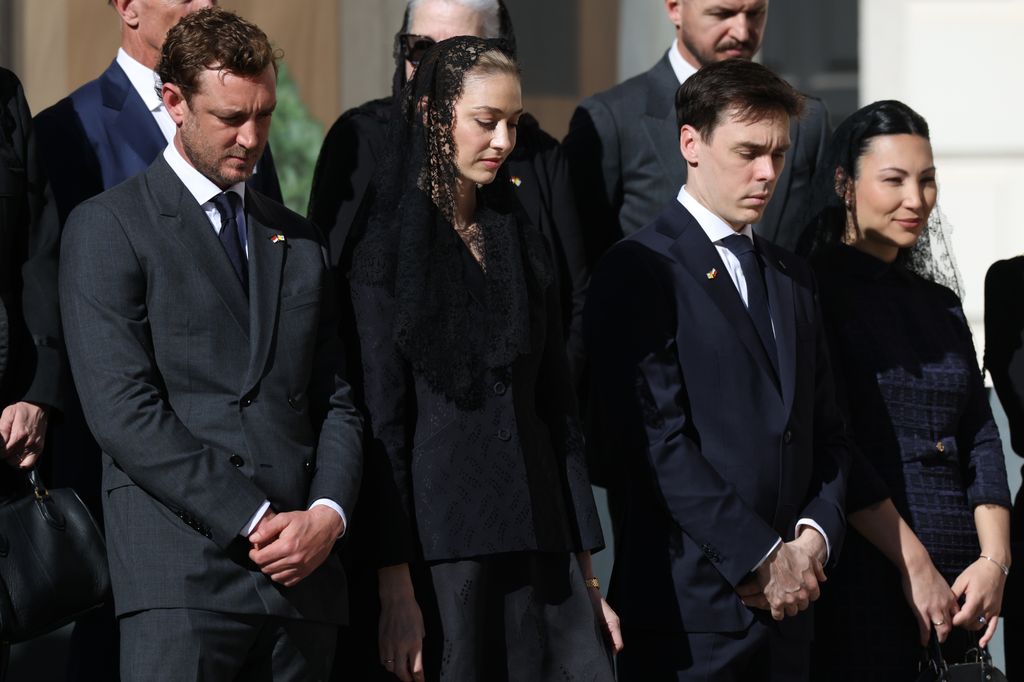 Louis Ducruet junto a su esposa, Marie Chevallier, durante la visita del Papa León XIV
