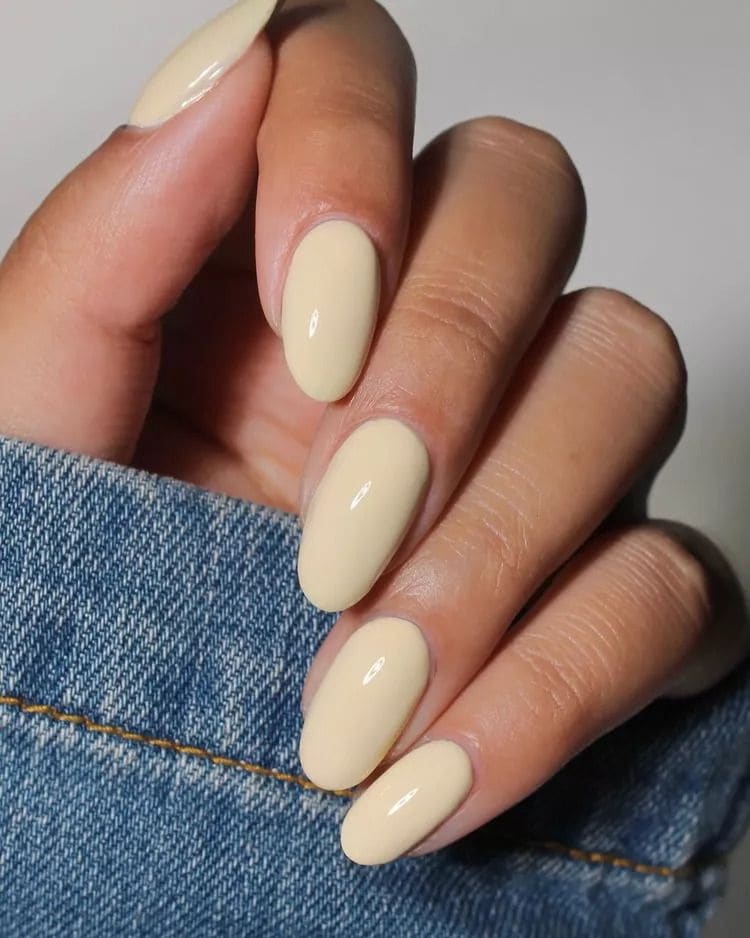 Manicura butter nails