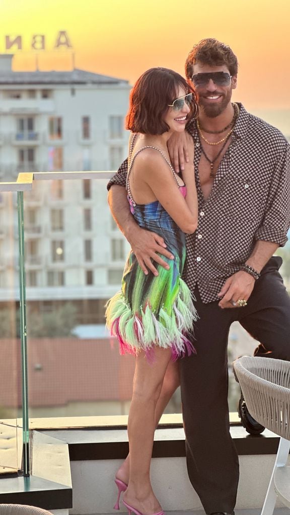 Can y Sara ya no ocultan su amor y se muestran felices juntos
