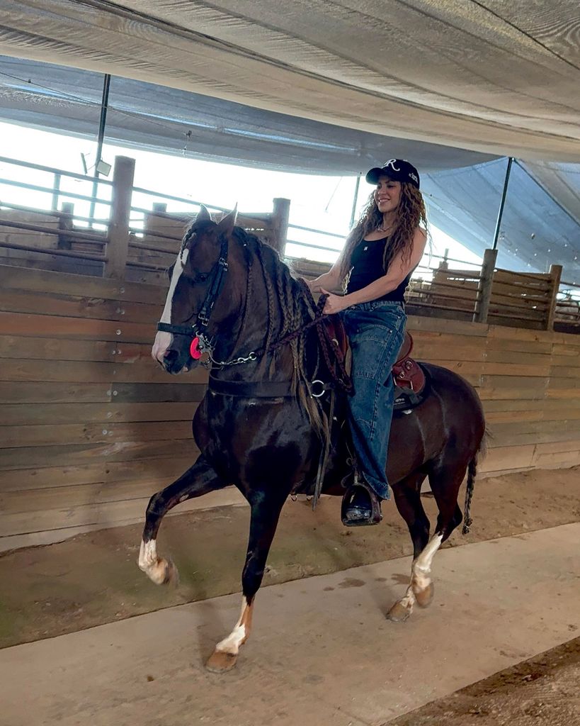 Shakira visitó el criadero de caballos de Maluma