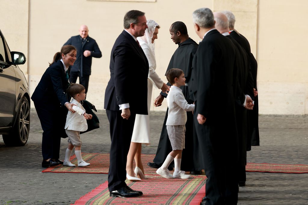 Los Grandes Duques de Luxemburgo con sus hijos en el Vaticano