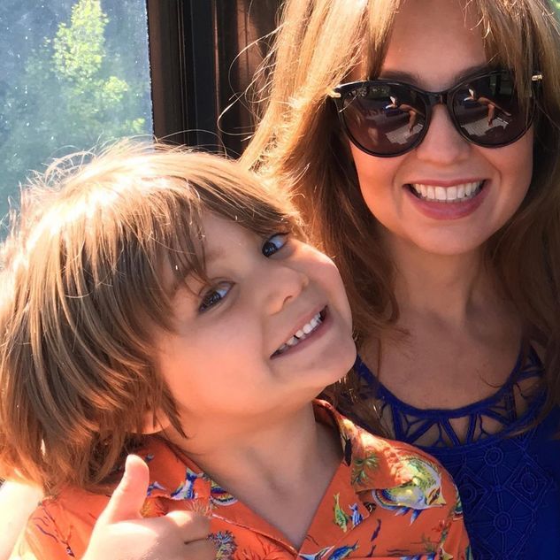Con el recuerdo más tierno y un dulce mensaje, Thalía celebra los 15 años de su hijo, Matthew Alexander