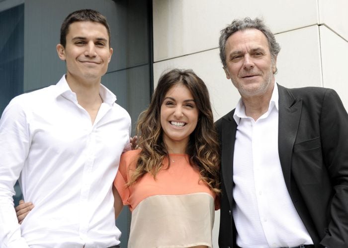 Hiba Abouk, Álex González y José Coronado