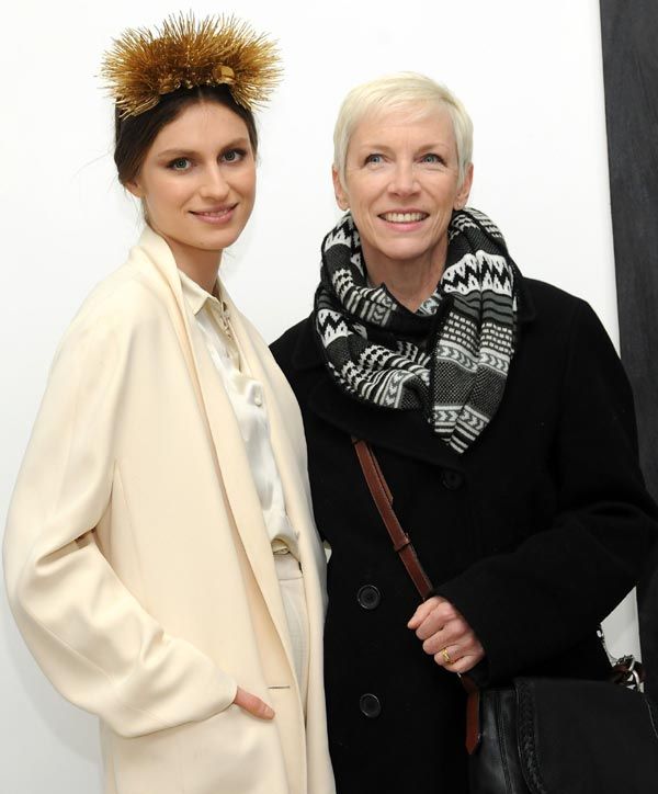 La hija de la cantante Annie Lennox ejerció como modelo, pero hace unos meses decidió concentrar su pasión en la pintura
