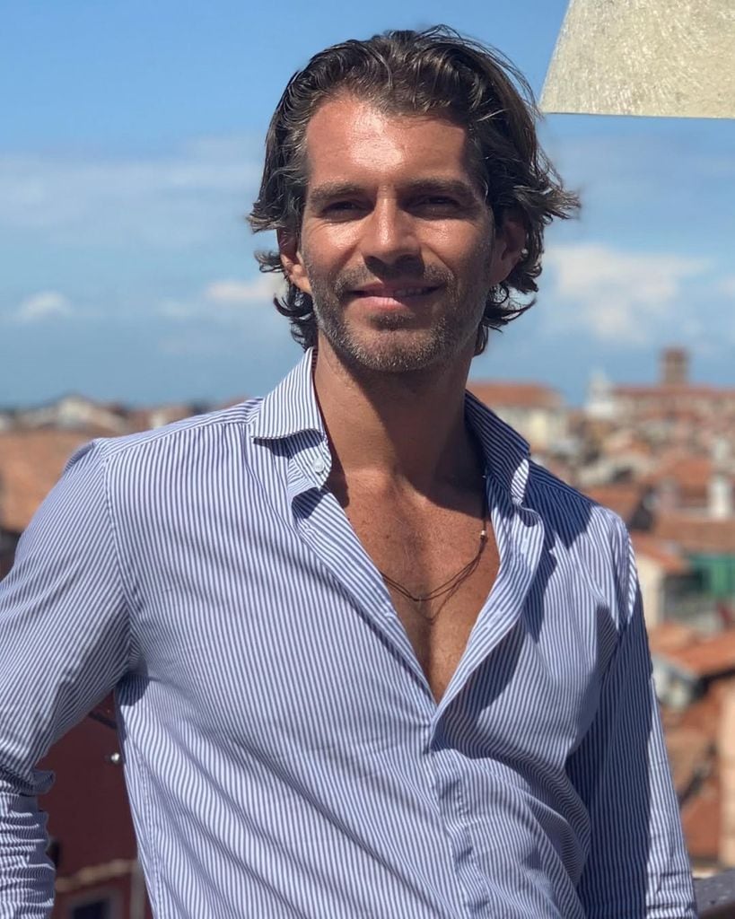 Raúl Martínez Ostos tiene 2 hijos, producto de su relación con la actriz Martha Cristiana.