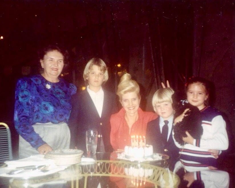Ivanka compartió una linda postal junto a su abuela, mamá y hermanos en uno de los cumpleaños de Ivana