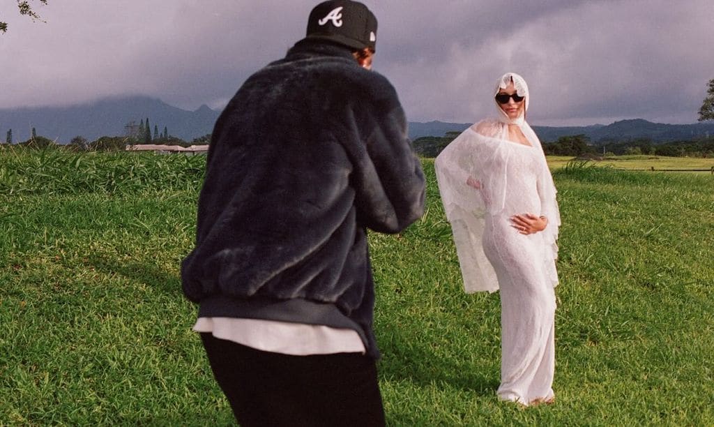 Justin y Hailey Bieber anunciaron su dulce espera con una especial sesión de fotos.
