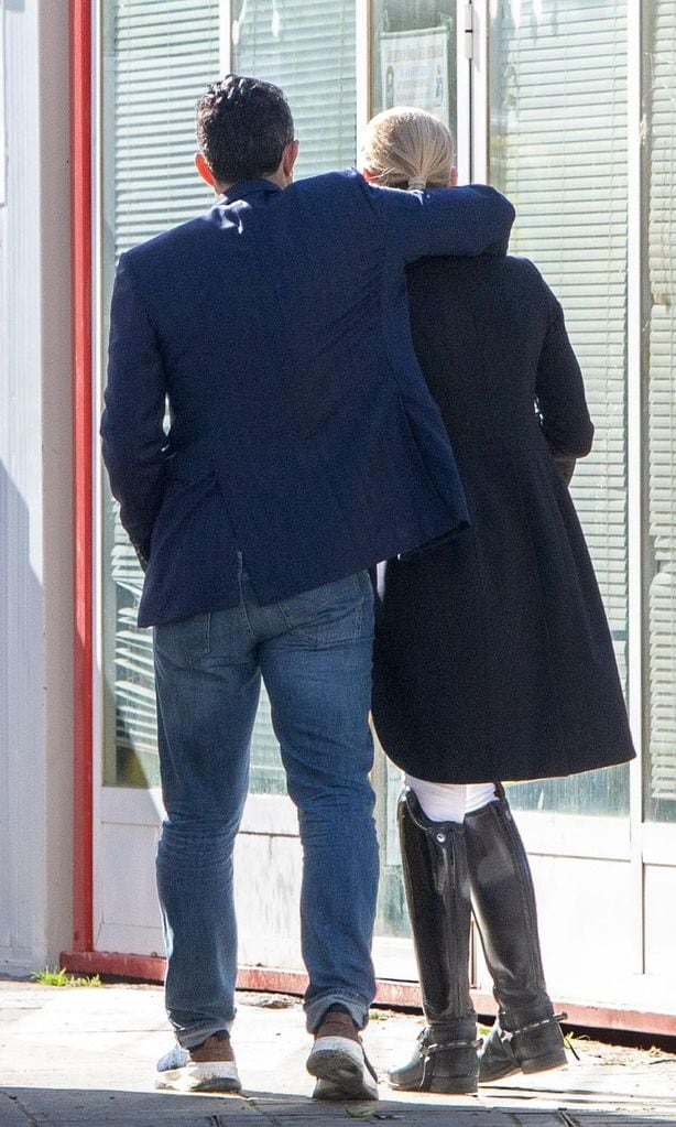 HELENE Y LUIS FIGO HOLA4105