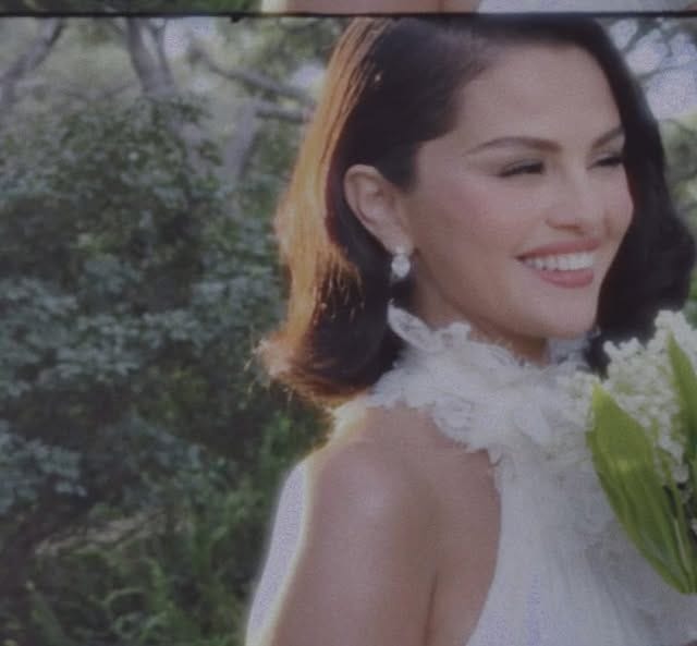 La sonrisa de Selena Gomez resume por completo su sentir en este día tan especial