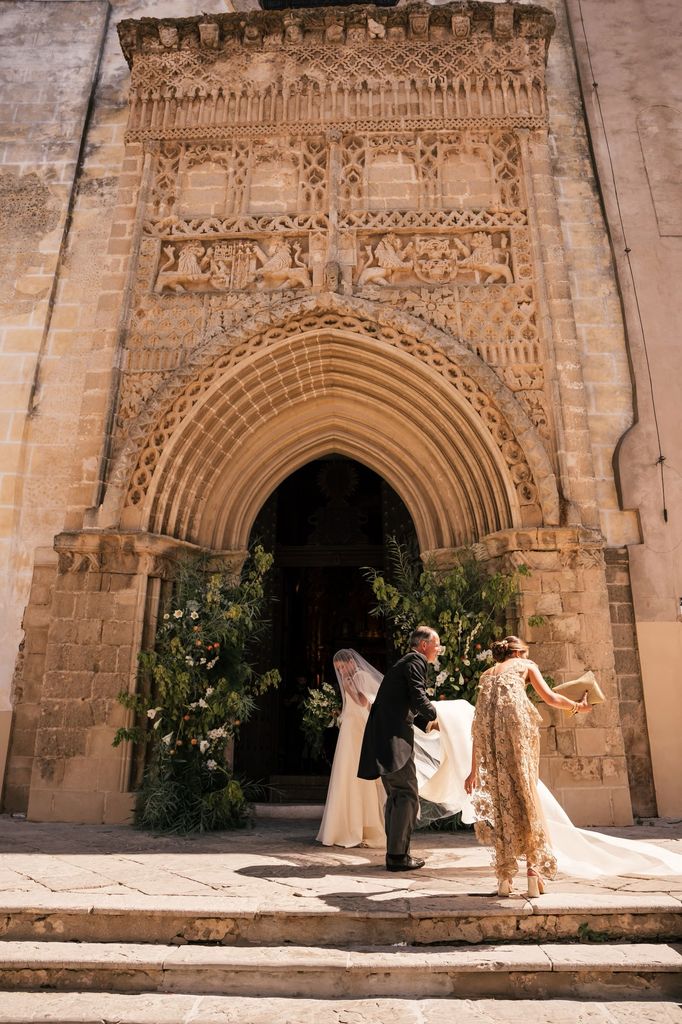 Entrada a la boda religiosa