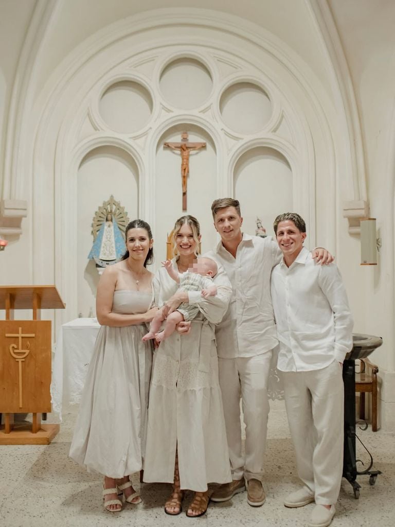 El bautizo de Faustino, el hijo de Gianluca Simeone y Eva Bargiela