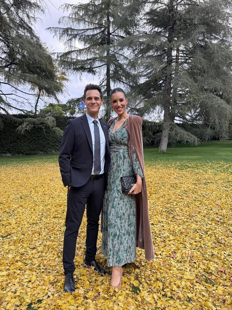 Patricia Pardo y Christian Gálvez posan abrazados