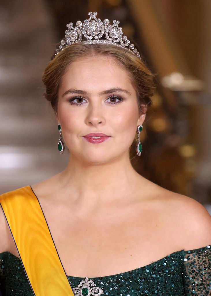 Amalia de Holanda en la cena de gala tras la abdicación del Gran Duque Enrique de Luxemburgo