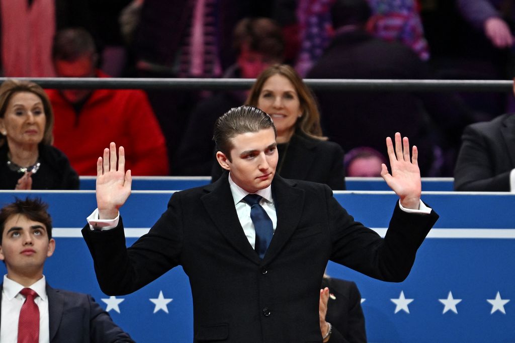 Barron Trump durante el desfile inaugural en el Capital One Arena, en Washington, DC, el 20 de enero de 2025