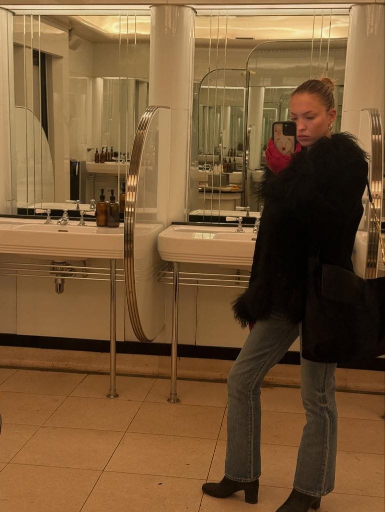 Dua Lipa y Lucía Bárcena, unidas por el abrigo Penny Lane que abriga en la ciudad y en la nieve