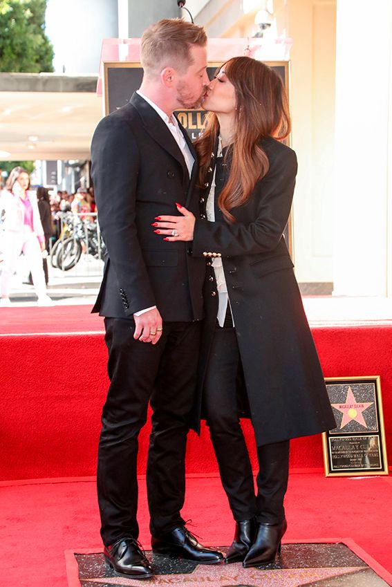 Macaulay Culkin y su pareja Brenda Song